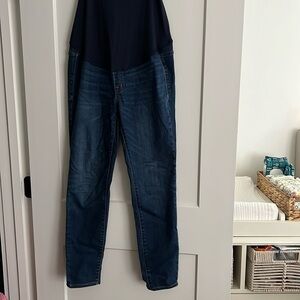 Madewell over the belly, skinny maternity jean. Medium wash. Size 27